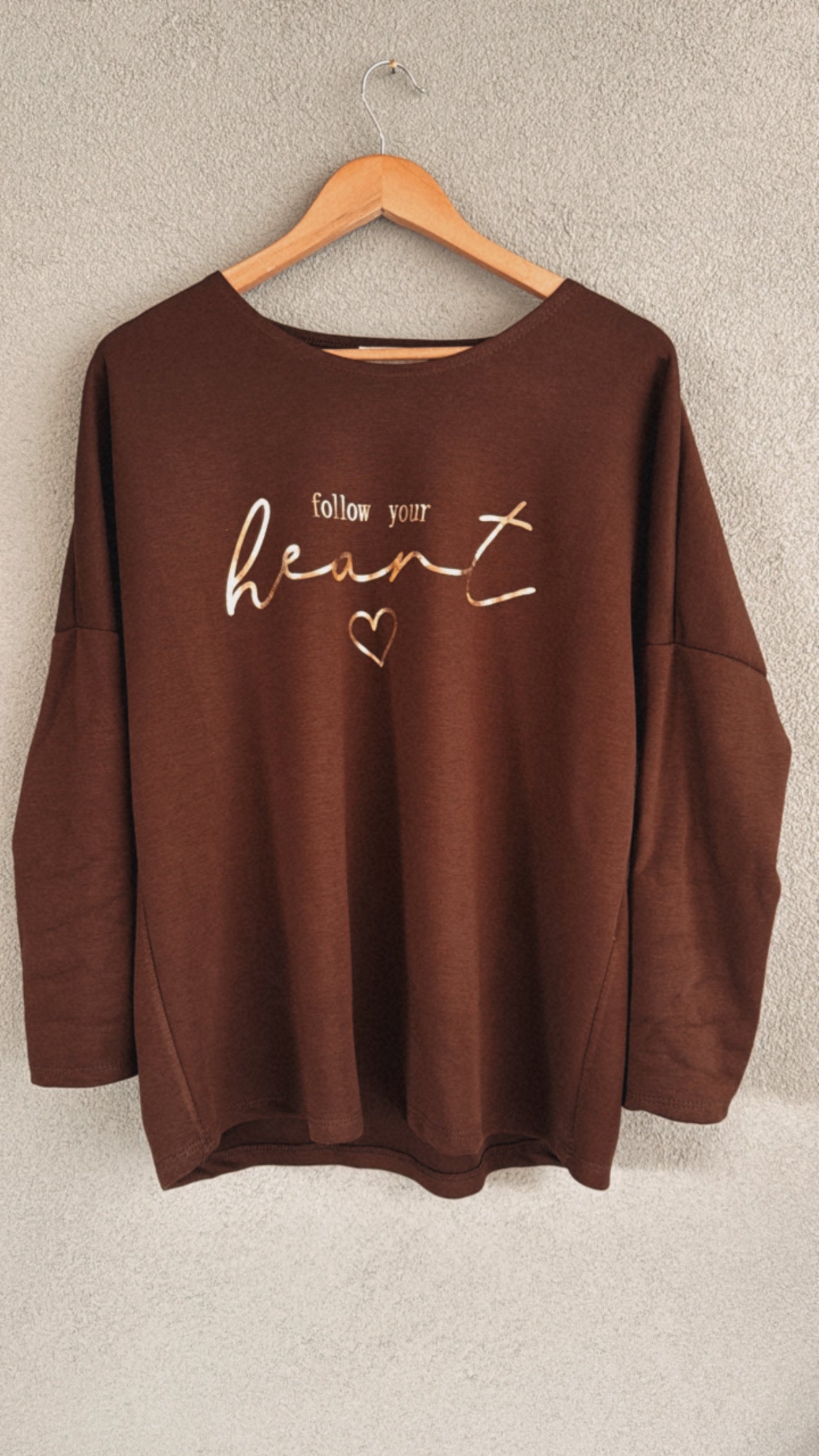 T-shirt Follow your heart choco