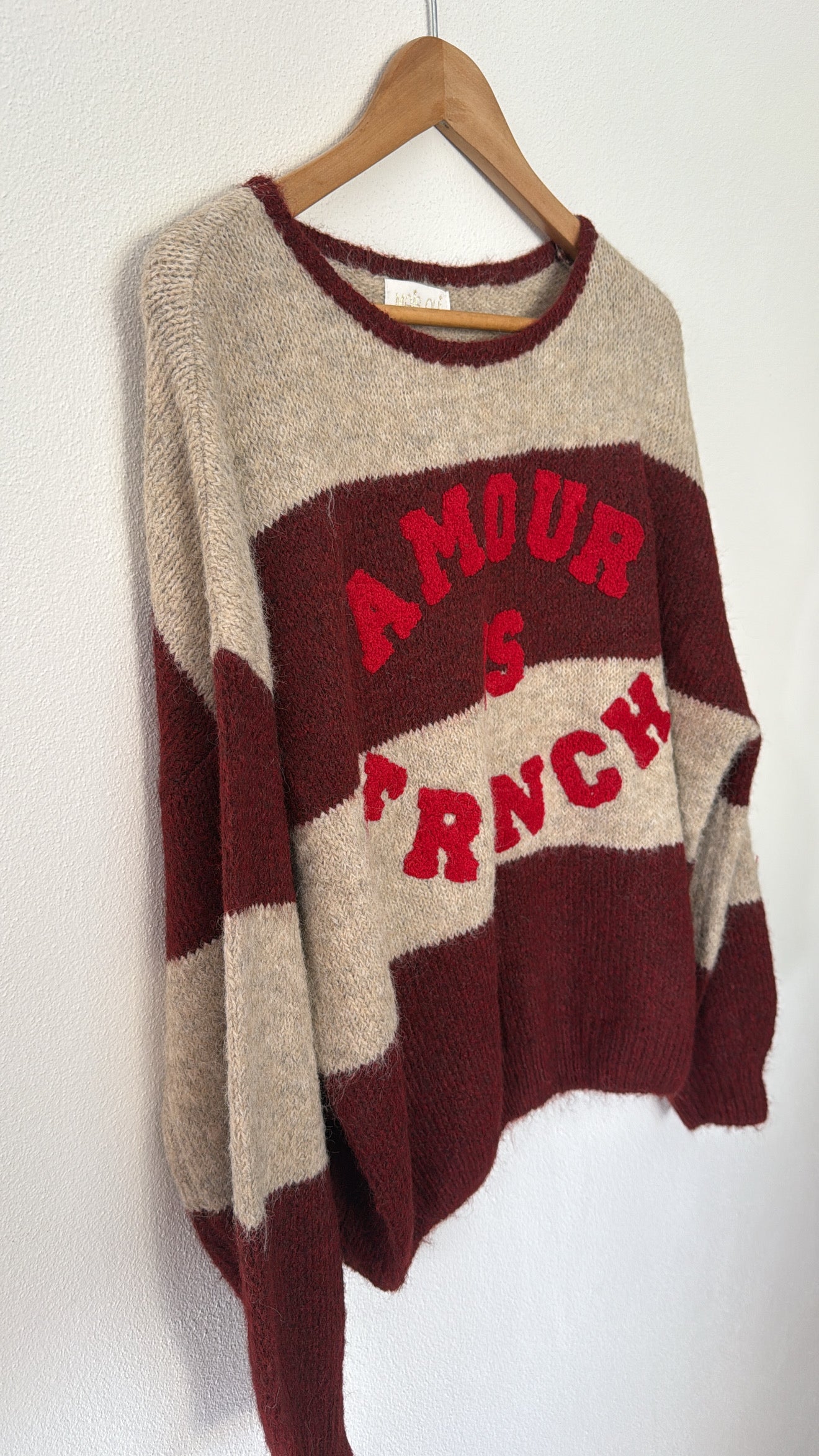 Maglione Amour is French burgundy