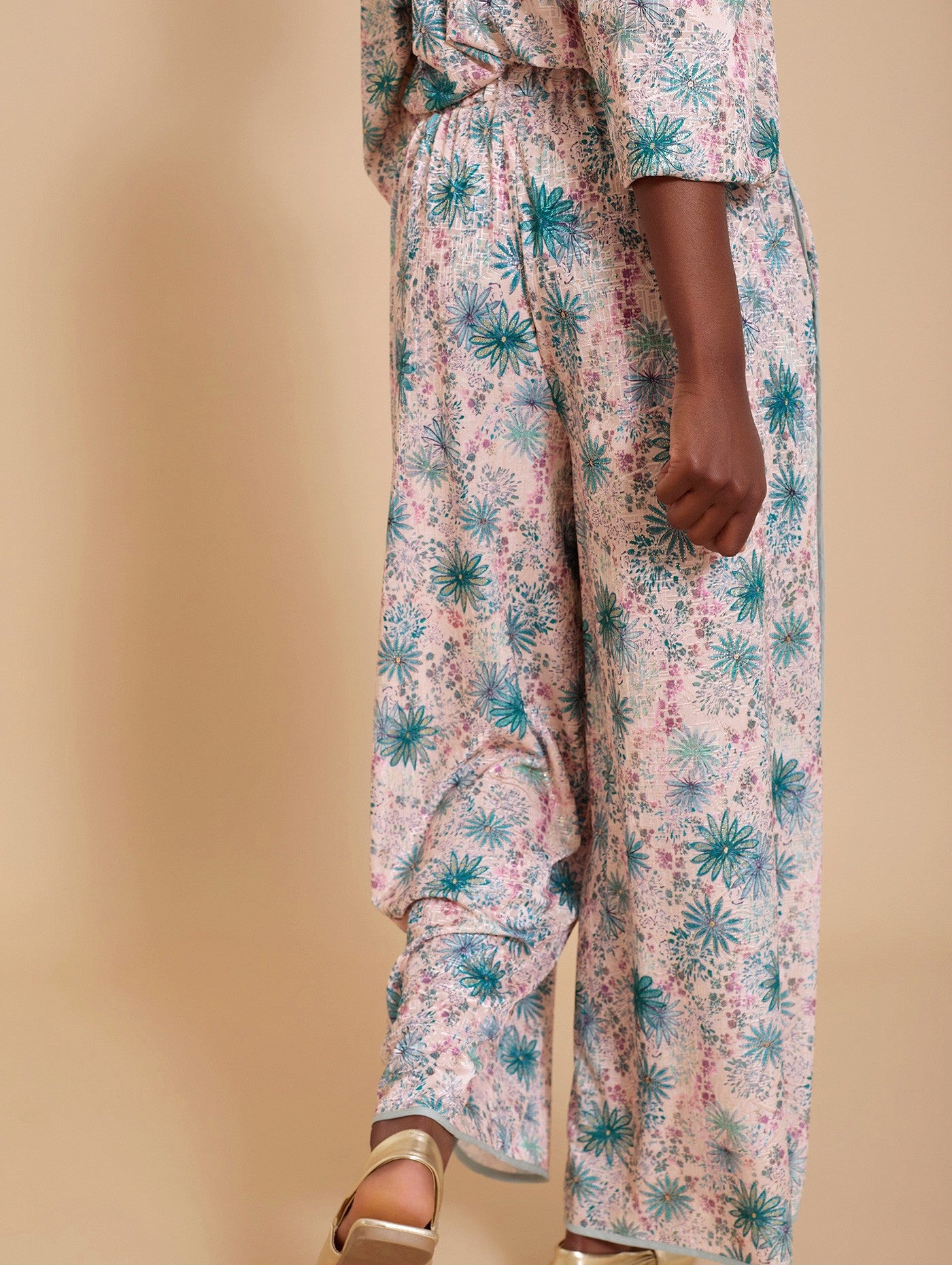 Pantaloni fluidi in maglia stampata
