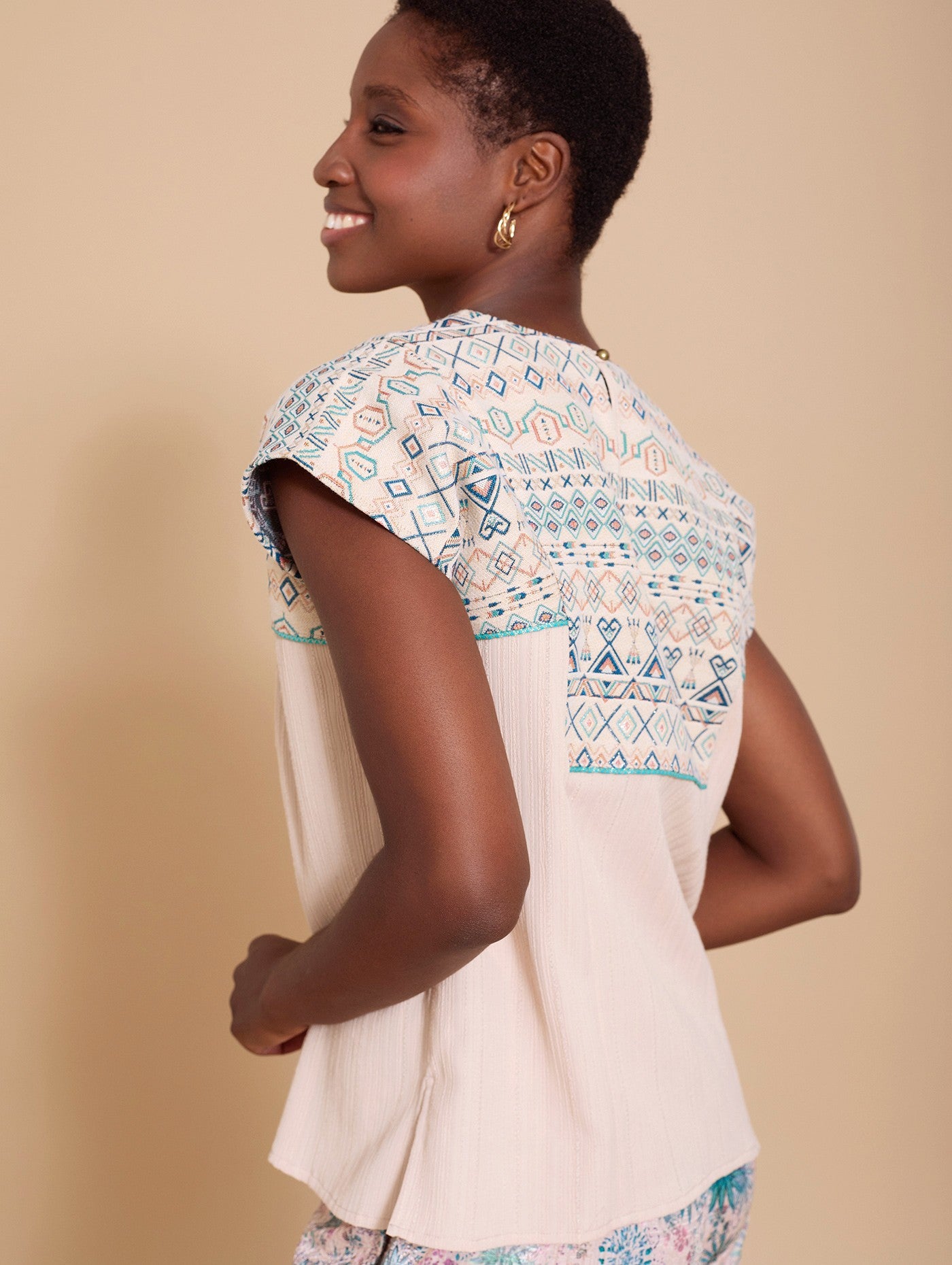 Gilet bimaterico con jacquard