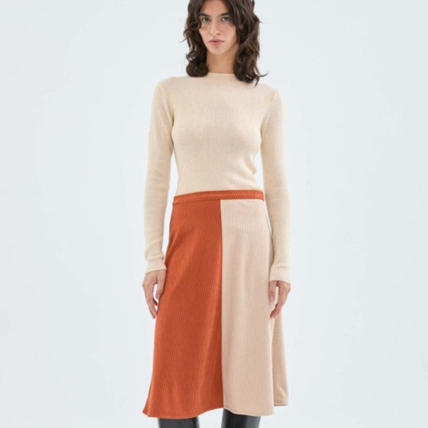 Gonna midi a coste a vita alta bicolore beige