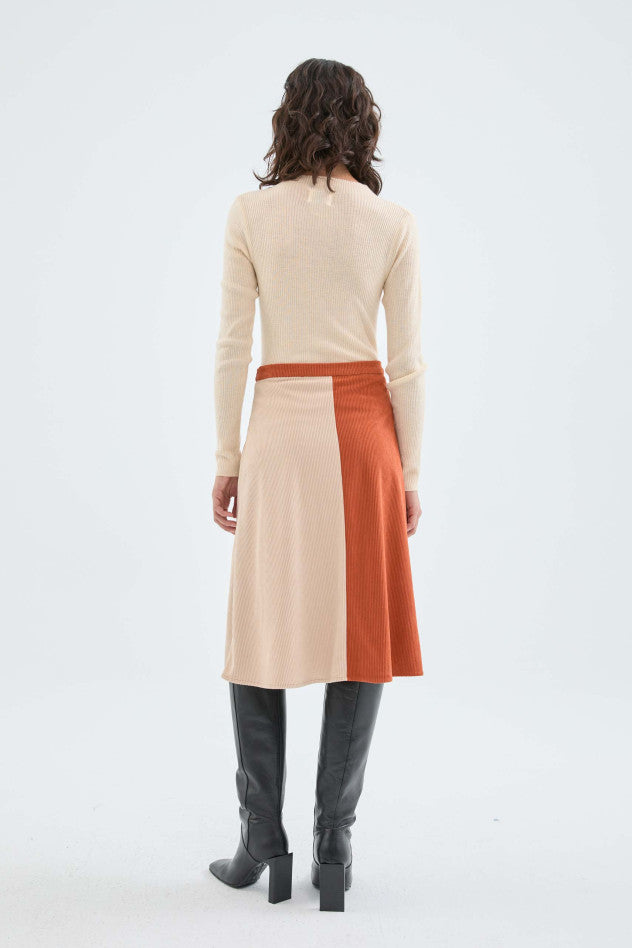 Gonna midi a coste a vita alta bicolore beige