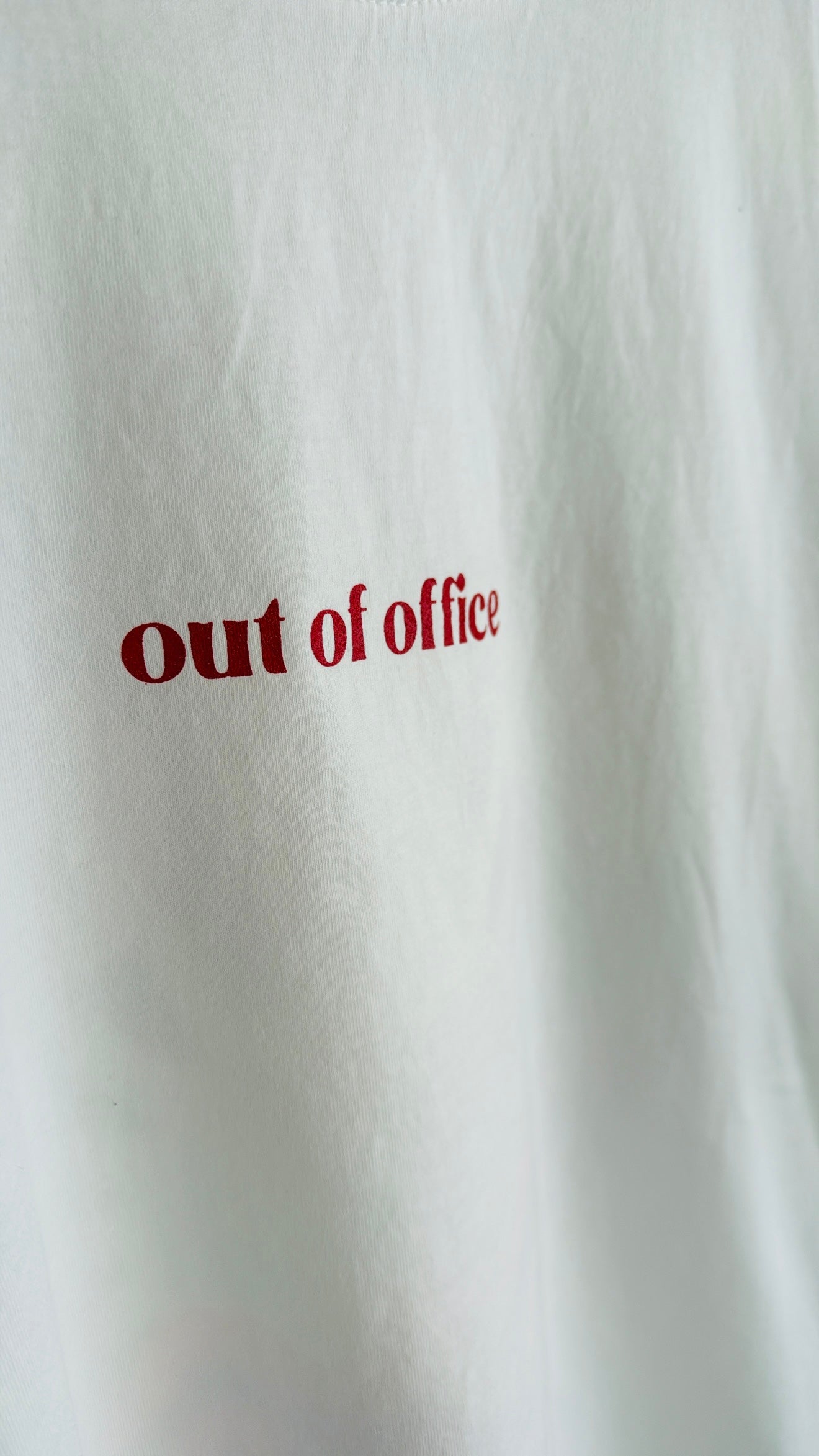 T-shirt OUT OF OFFICE