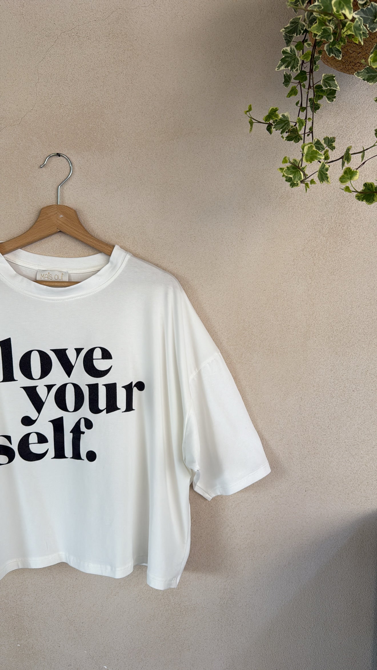 T-shirt Love Yourself black