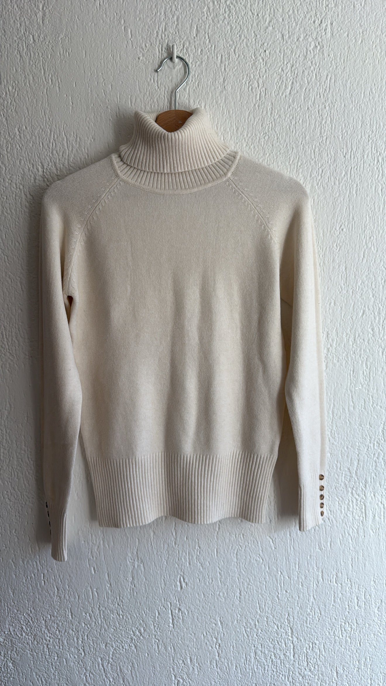 Dolcevita Austin white