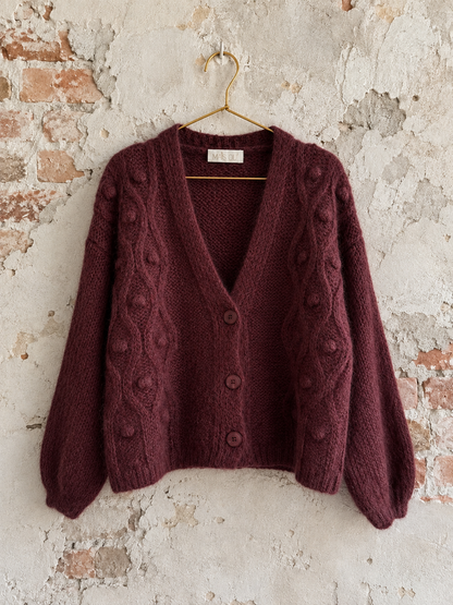 Cardigan Clotilde wine