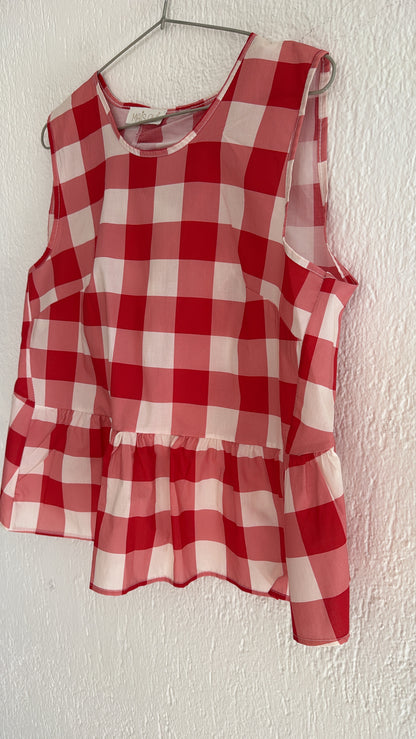 Top Adele red