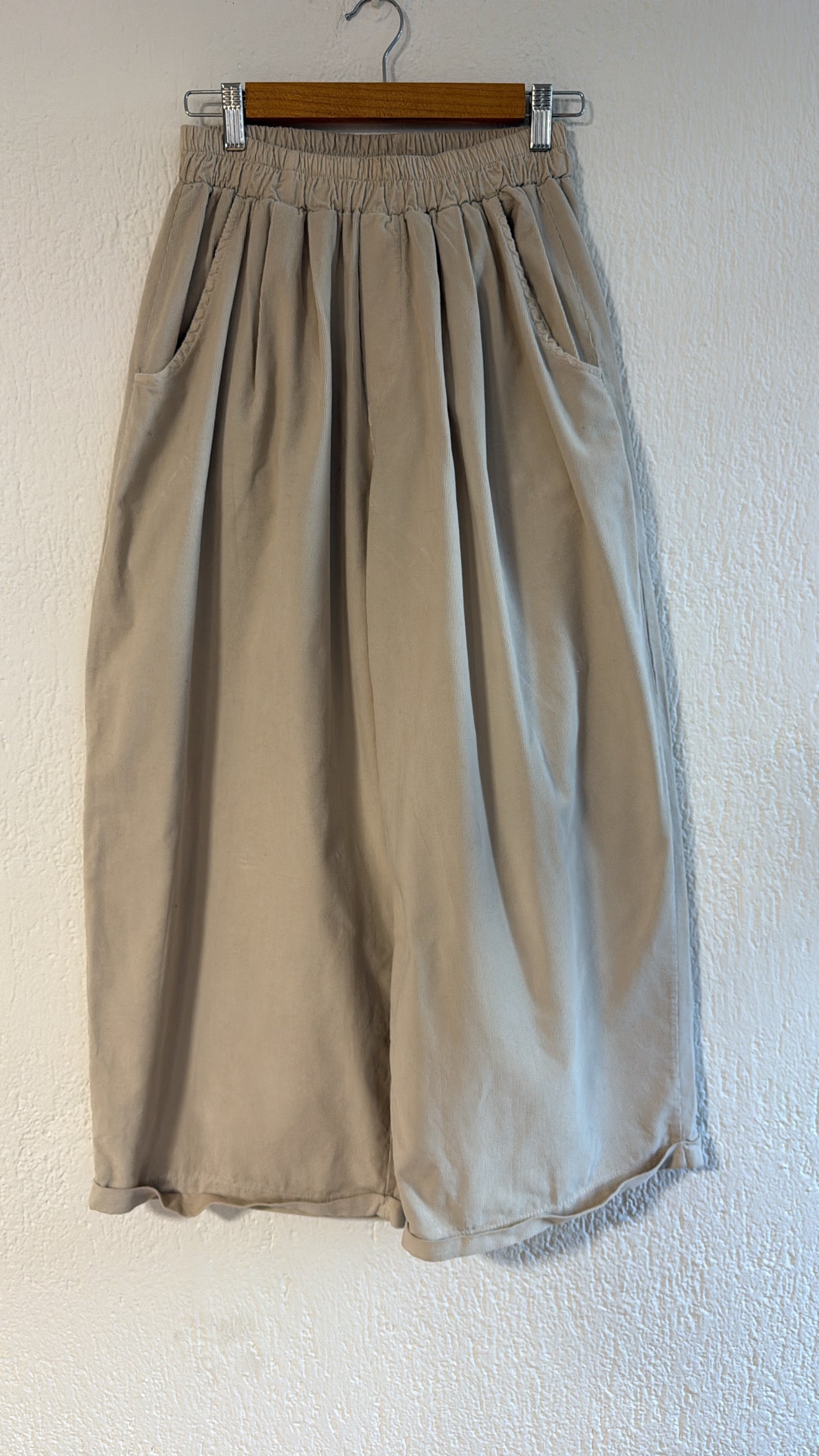 Pantalone Paride gesso