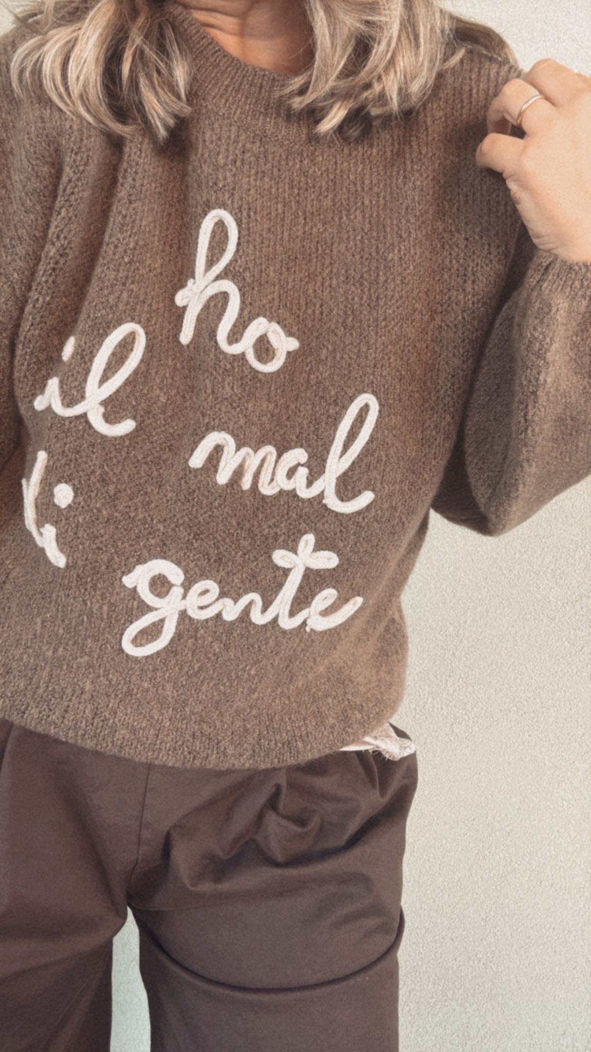 Maglia Ho il mal di gente dark taupe