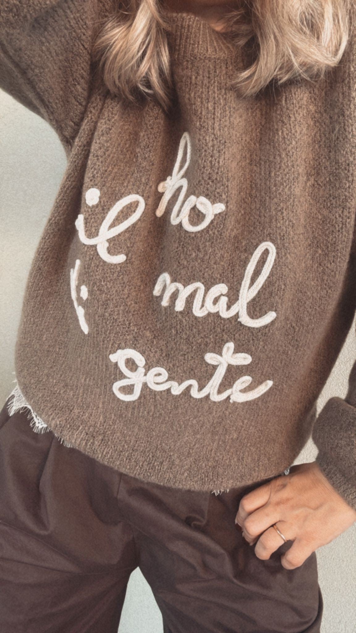 Maglia Ho il mal di gente dark taupe