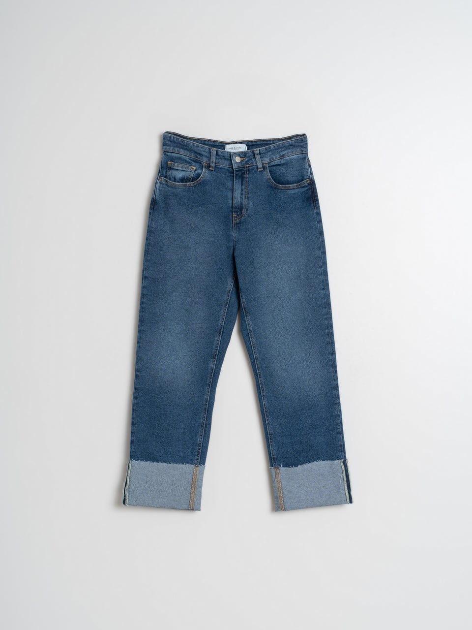 Pantaloni denim con orlo arrotolato