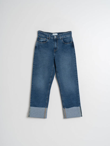 Pantaloni denim con orlo arrotolato