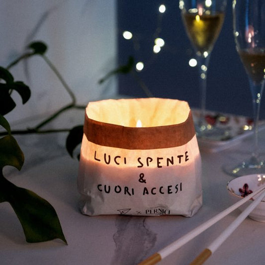 Candela Pensieri Stropicciati: Luci Spente & Cuori Accesi – Vanilla & Milk